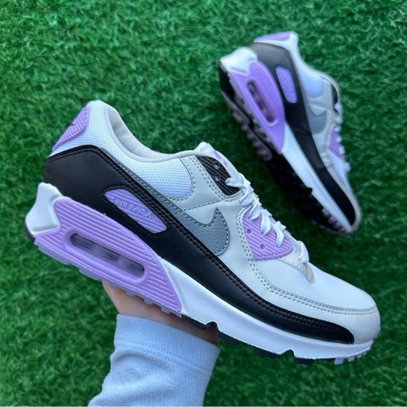 Nike Air Max 90 White / Cool Grey / Lilac - Picture 2 of 10